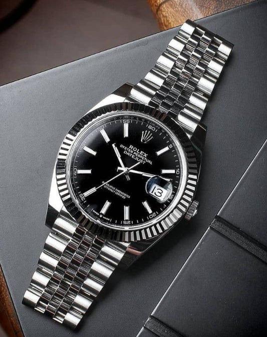 Premium Quartz Timepiece | Free Delivery All Over The UAE
