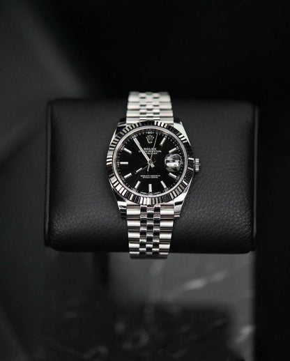 Premium Quartz Timepiece | Free Delivery All Over The UAE